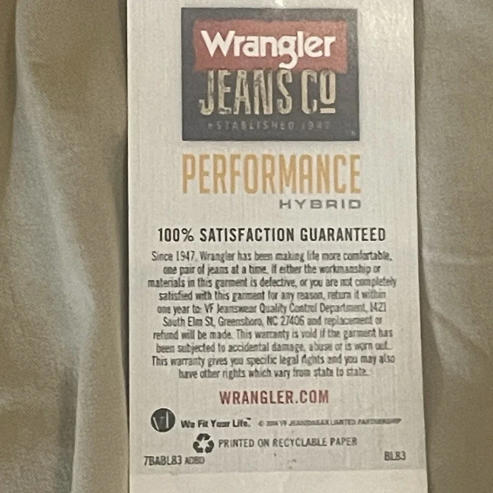 Wrangler Performance Cargo Shorts Men's 40 Khaki Outdoor Hiking NWT